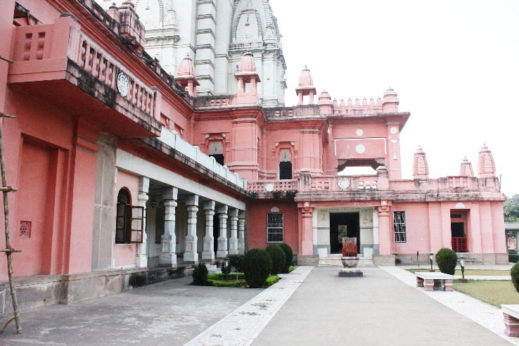 7. New Vishwanath Temple